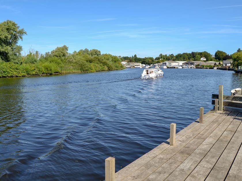 River running alongside the property | Silver Bream, Brundall, near Norwich