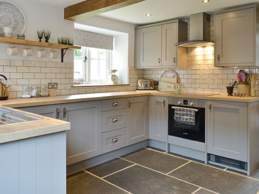 Fully appointed fitted kitchen | Grace Cottage, High Bickington, near Great Torrington
