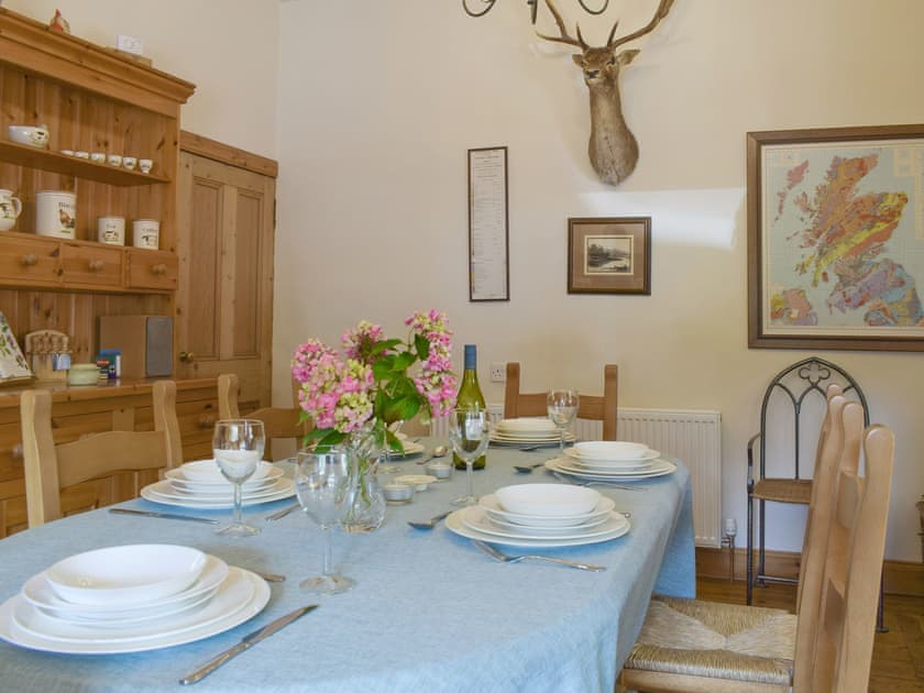 Attractive dining area | Hill View House - Hillview Holidays, Aberfeldy