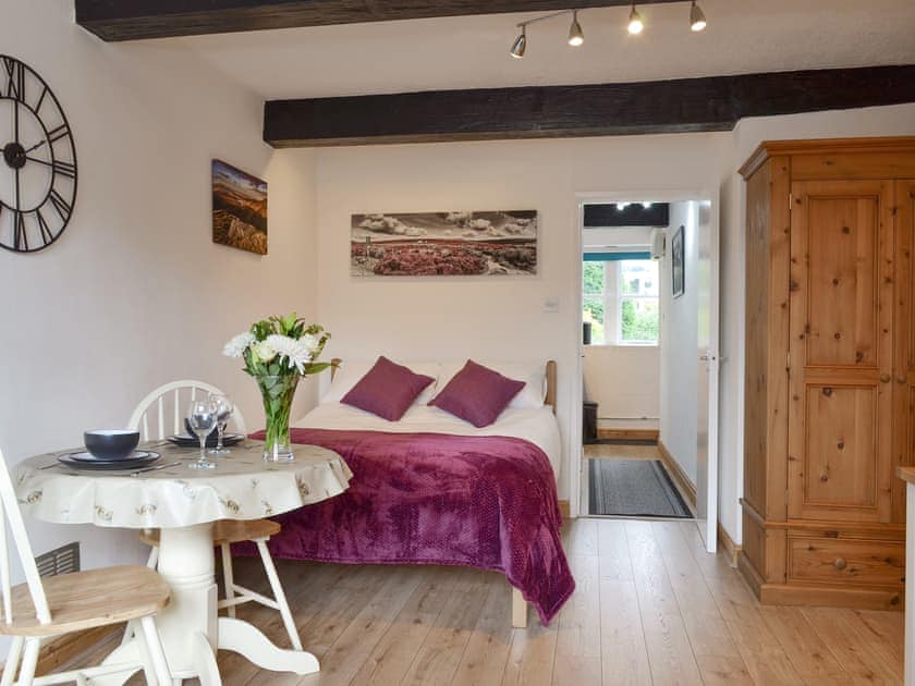 Convenient open-plan design | Weavers Houses - The Weavers House, Hayfield, near Buxton