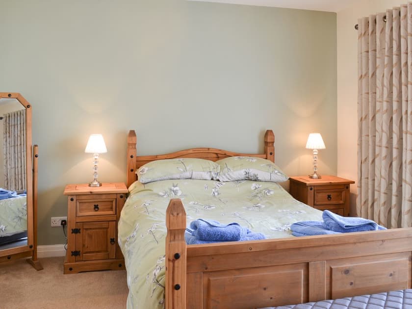 Inviting double bedroom | Grays Cottage, Bridlington
