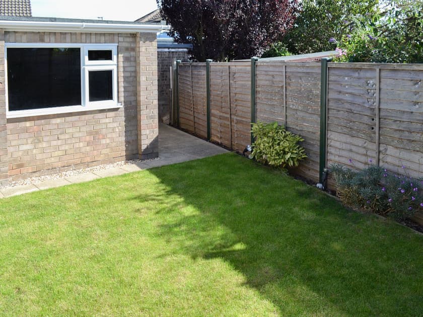 Secluded and sheltered garden | Grays Cottage, Bridlington
