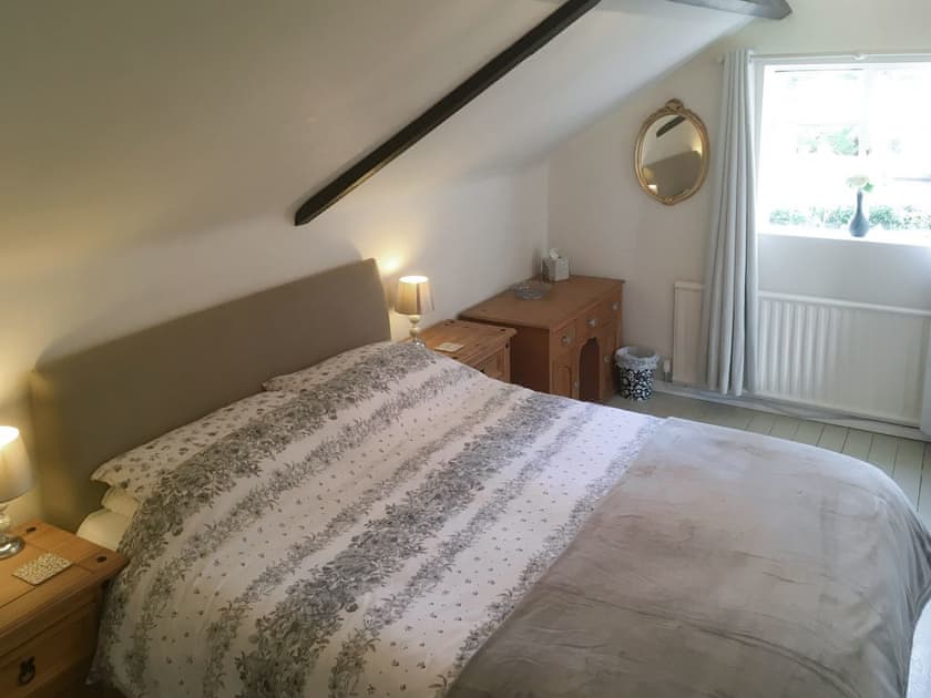 Park house’s third double bedroom (zip and link) | Park House, Harlaxton, near Grantham