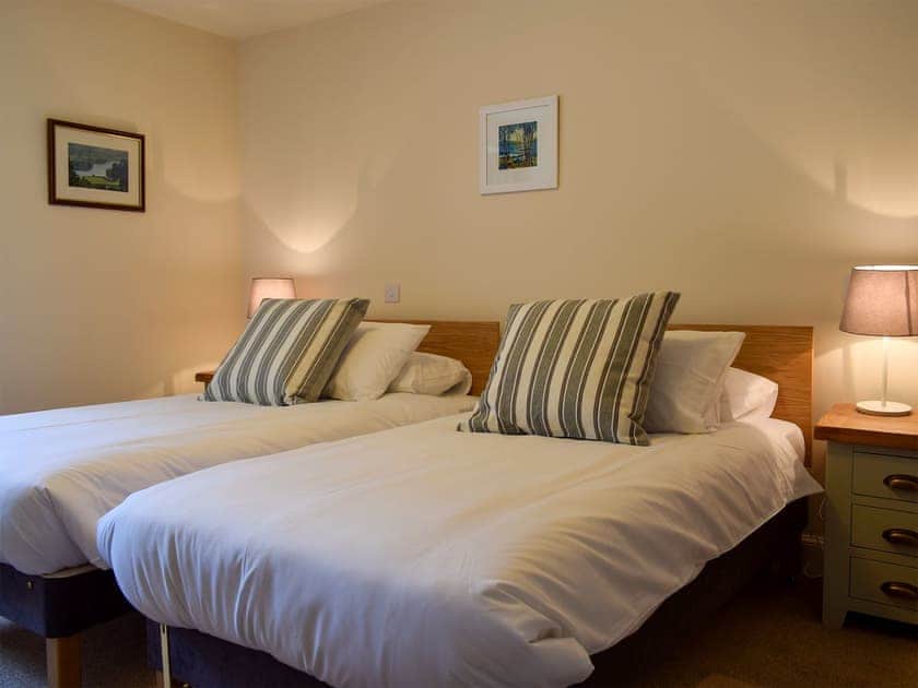 Bedroom with zip and link beds  | Brandoch Lodge - Kinnaird Estate Cottages, By Dunkeld, Pitlochry