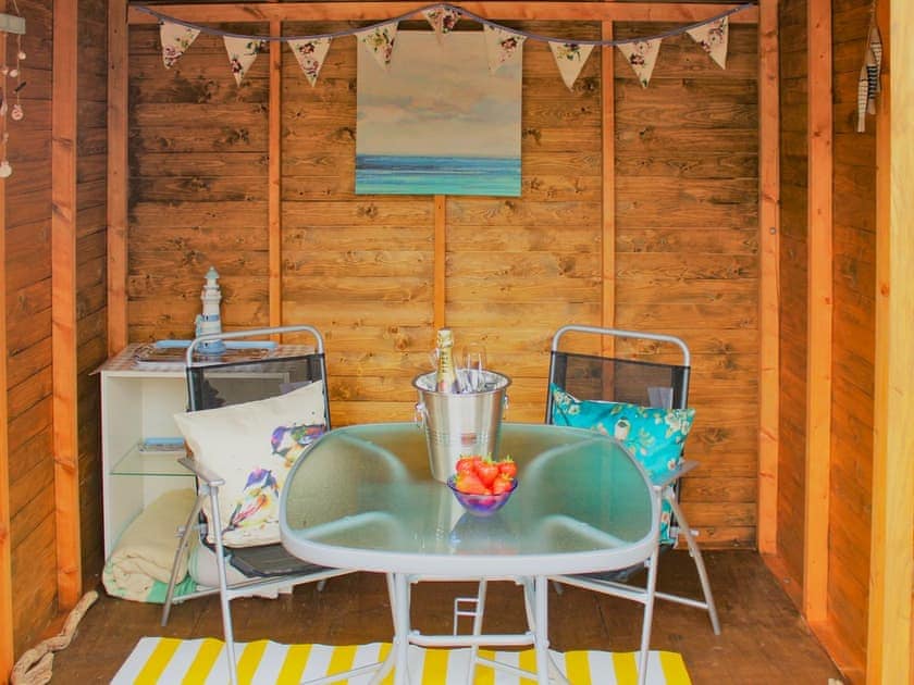 Peaceful Summerhouse | Curlew Cottage, Creetown, near Newton Stewart 