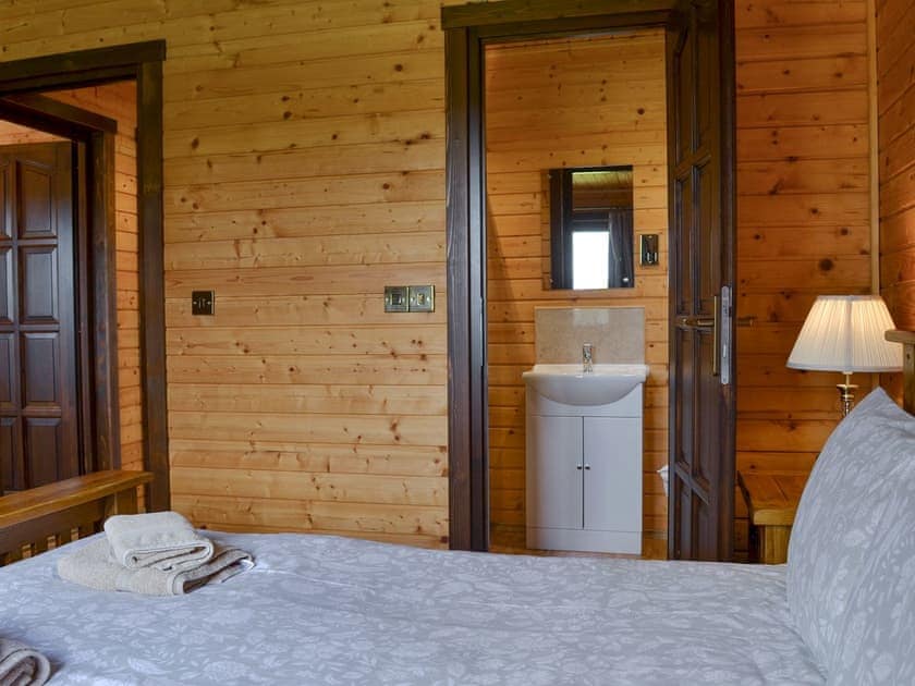 Double bedroom | West Middlewick Farm - Dartmoor - West Middlewick Farm , Nomansland, near Tiverton