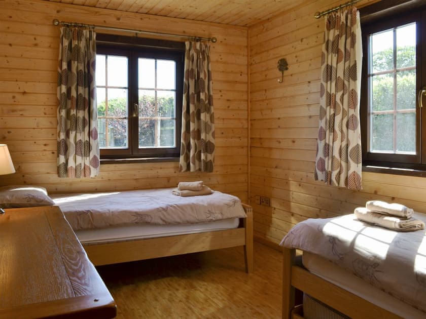 Twin bedroom | West Middlewick Farm : Exmoor - West Middlewick Farm , Nomansland, near Tiverton