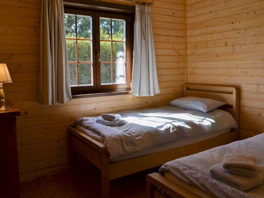 Twin bedroom | West Middlewick Farm : Exmoor - West Middlewick Farm , Nomansland, near Tiverton