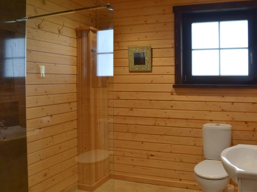 Shower room | West Middlewick Farm : Exmoor - West Middlewick Farm , Nomansland, near Tiverton