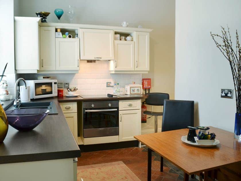 Generous sized kitchen/dining room | Porters Lodge, Axminster