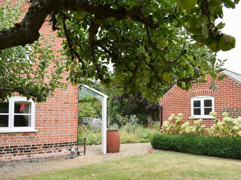 Garden | Potter’s Cottage, Little Blakenham, near Bramford
