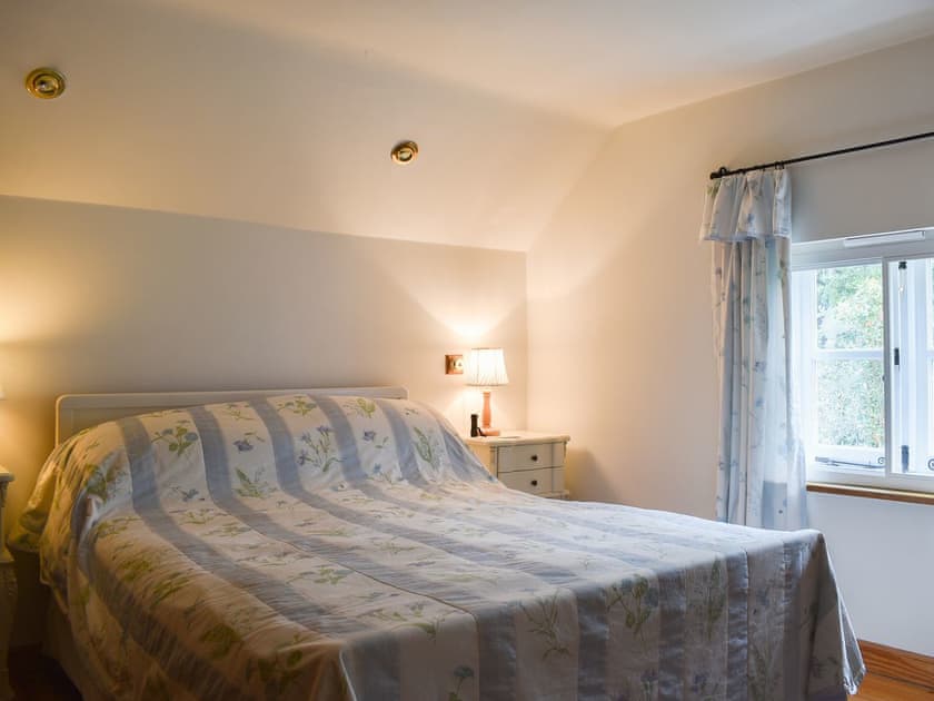 Double bedroom | Potter’s Cottage, Little Blakenham, near Bramford