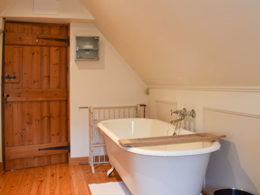 Bathroom | Potter’s Cottage, Little Blakenham, near Bramford