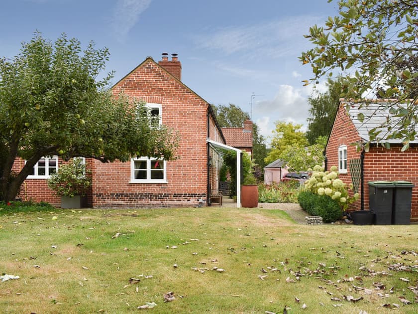 Garden | Potter’s Cottage, Little Blakenham, near Bramford