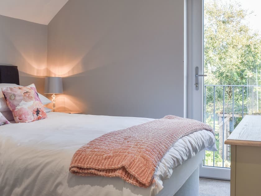 Double bedroom | Treacle Cottage - Boon Town Farm, Warton, near Carnforth