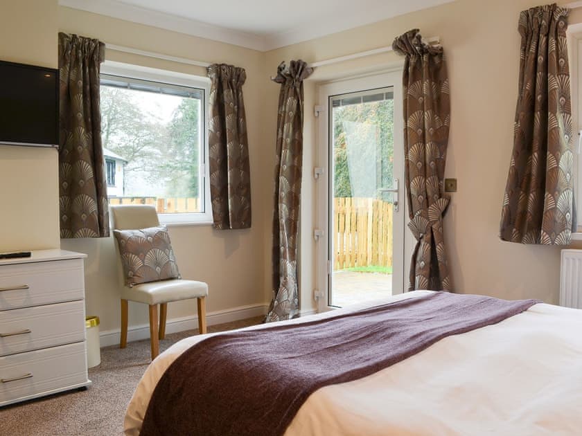Peaceful en-suite double bedroom | Lucy’s at the Grange - Grange Country House Holiday Cottages, Loweswater, near Cockermouth