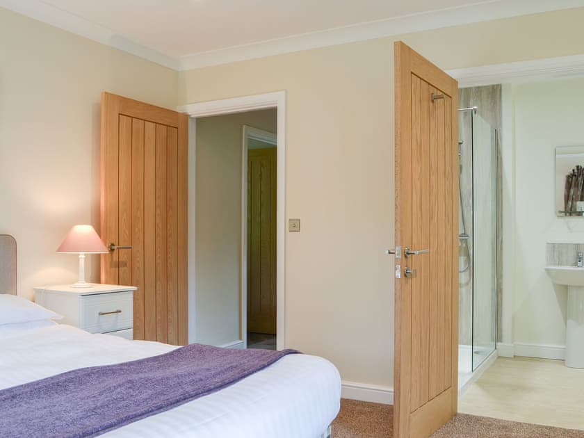 Peaceful en-suite double bedroom | Lucy’s at the Grange - Grange Country House Holiday Cottages, Loweswater, near Cockermouth