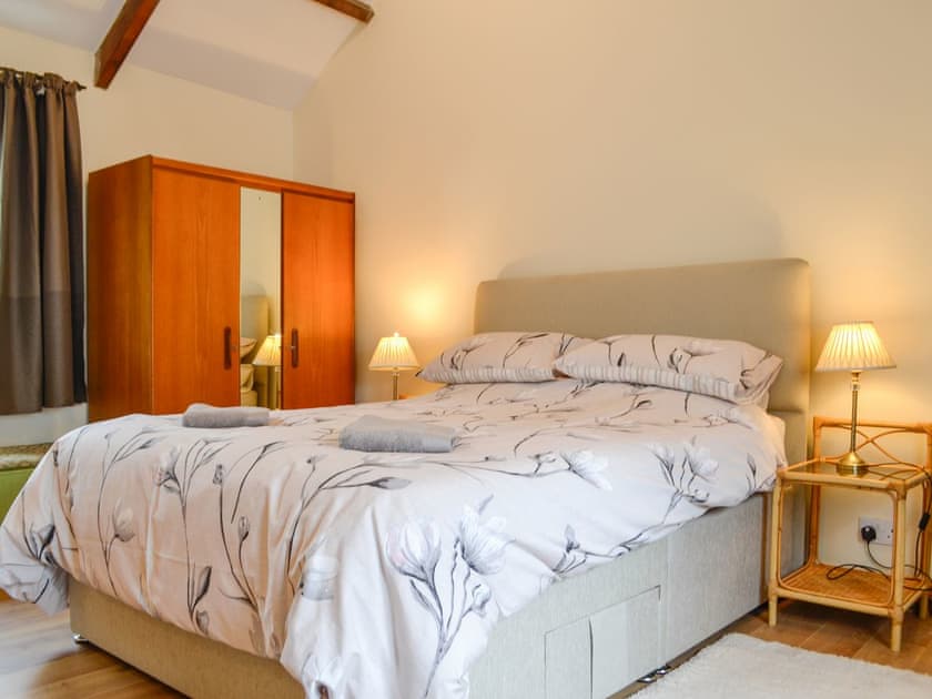 Welcoming double bedroom | Ty Hir, Pontyates, near Kidwelly