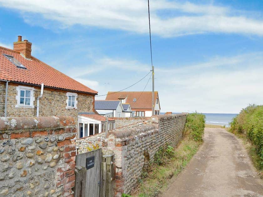 Easy access to the beach | The Warren, Bacton