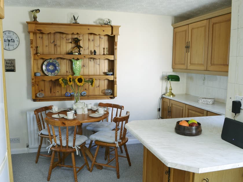 Spacious kitchen/dining room | Violet Cottage, Newbiggin-by-the-Sea