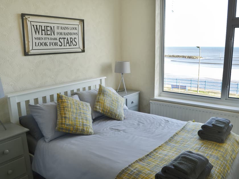 Charming double bedroom | Violet Cottage, Newbiggin-by-the-Sea