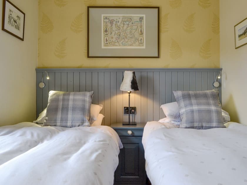 Comfortable twin bedroom | Apartment 2 - Caman House, Newtonmore