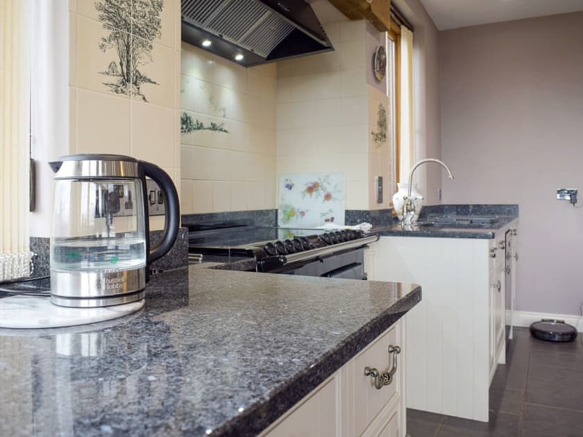 Fully appointed fitted kitchen | The Grange - The Lookout Holidays, Hope-under-Dinmore