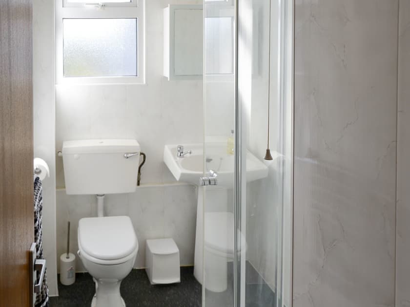 Family shower room | Pintail, Brundall, near Norwich