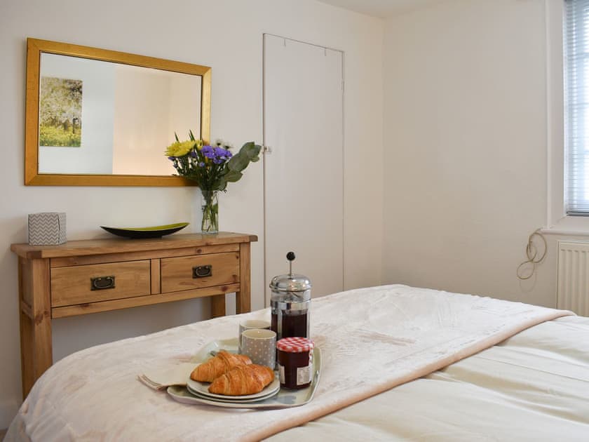Relaxing bedroom with kingsize bed | Manor Cottage, Findon, near Worthing