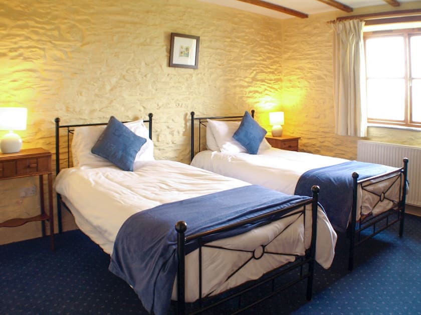 Twin bedroom | Rosebud Cottage - Polean Farm Cottages, Pelynt, near Looe