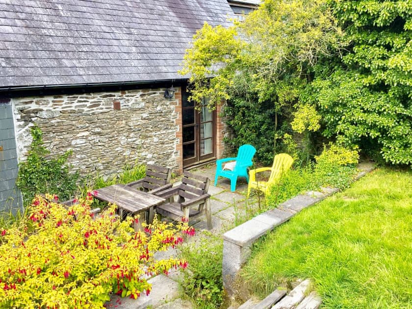 Garden | Waggoners Cottage - Polean Farm Cottages, Pelynt, near Looe