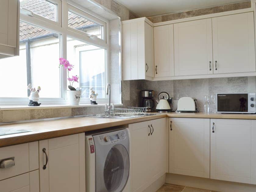 Well equipped kitchen | Old Low Farm Cottage, Aldbrough, near bridlington