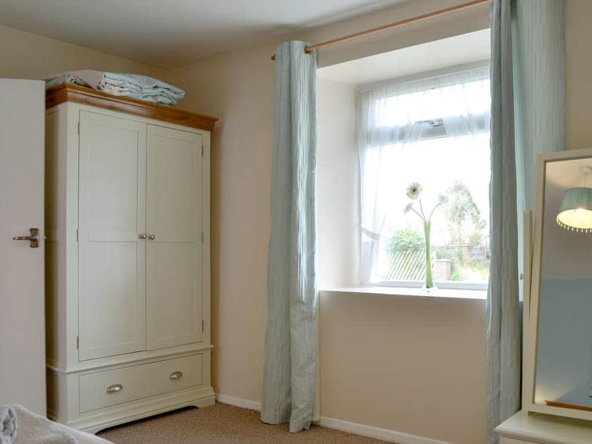 Comfortable double bedroom | Old Low Farm Cottage, Aldbrough, near bridlington