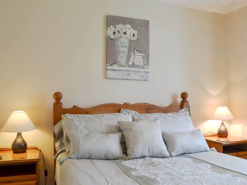 Comfy double bedroom | Old Low Farm Cottage, Aldbrough, near bridlington