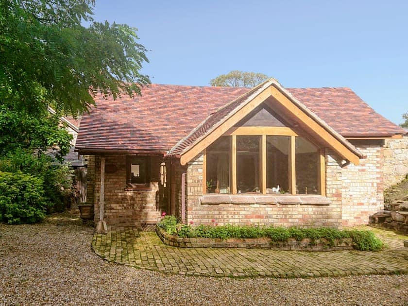 Charming holiday home | The Saddlery, Pen-y-Cae, near Ruabon