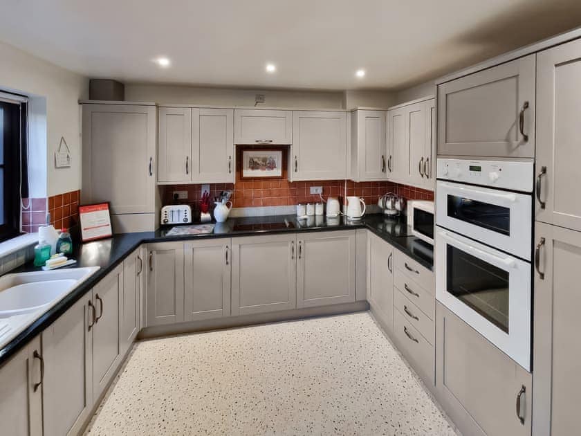 Fully appointed fitted kitchen | The Pad, Whitby