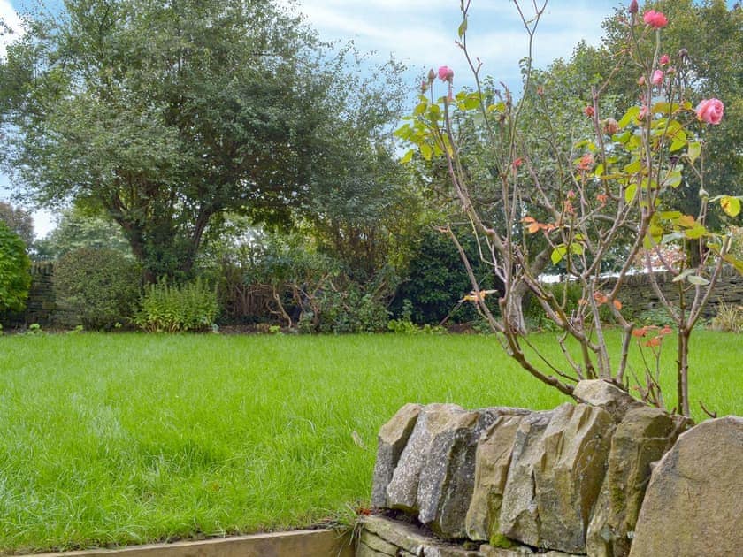 Delightful garden | Rose Cottage - Law Farm Cottages, Southowram, near Halifax