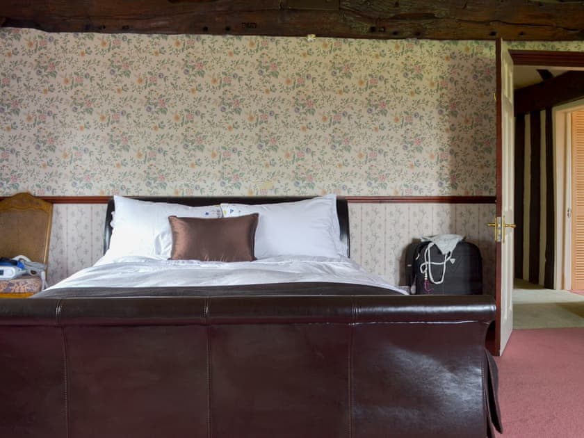 Double bedroom | Wisteria Cottage - Law Farm Cottages, Southowram, near Halifax