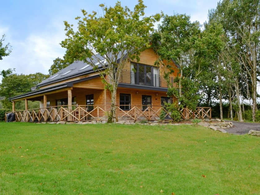 Fantastic holiday home | Lakeside Lodge, near Rhayader