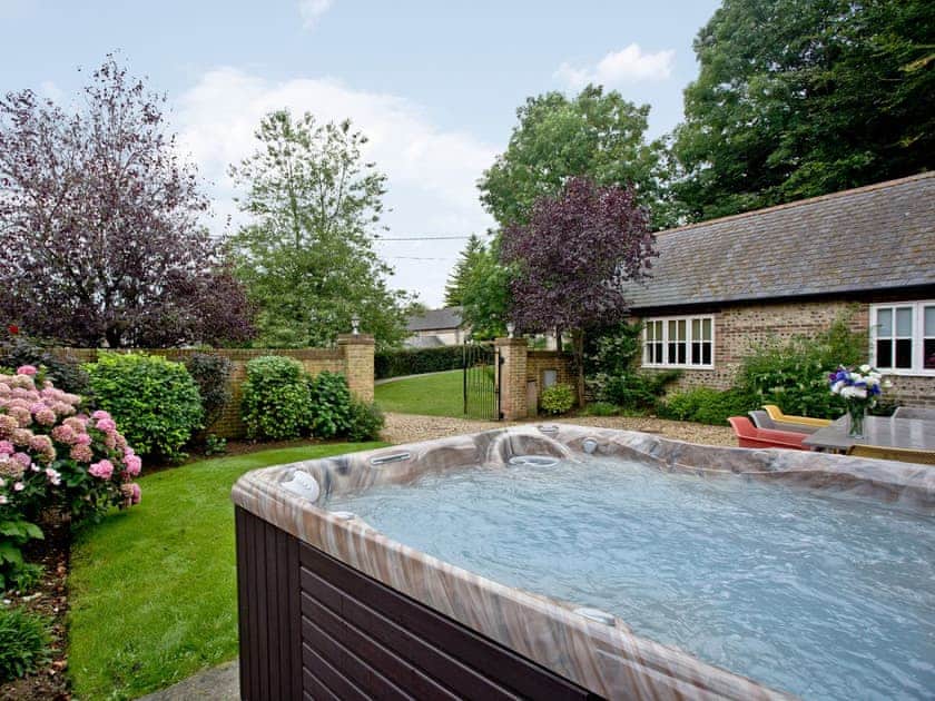 Hot tub | Durbaville - Greenwood Grange Cottages, Higher Bockhampton, near Dorchester