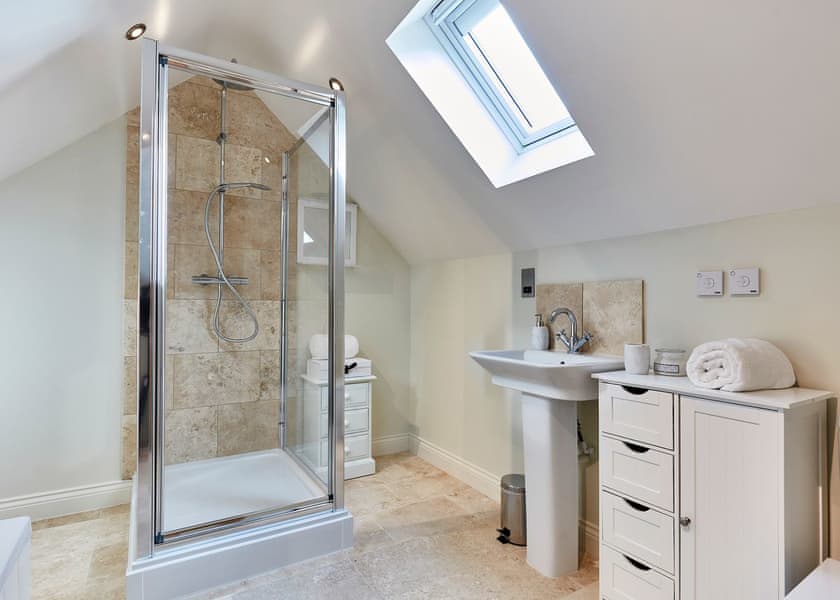 Shower room with cubicle | Seascape - Saltscape, Mundesley, near North Walsham
