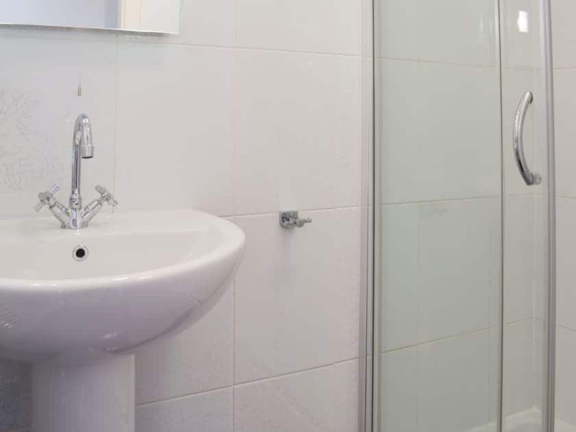 Lovely shower room | Sunnyside, Filey