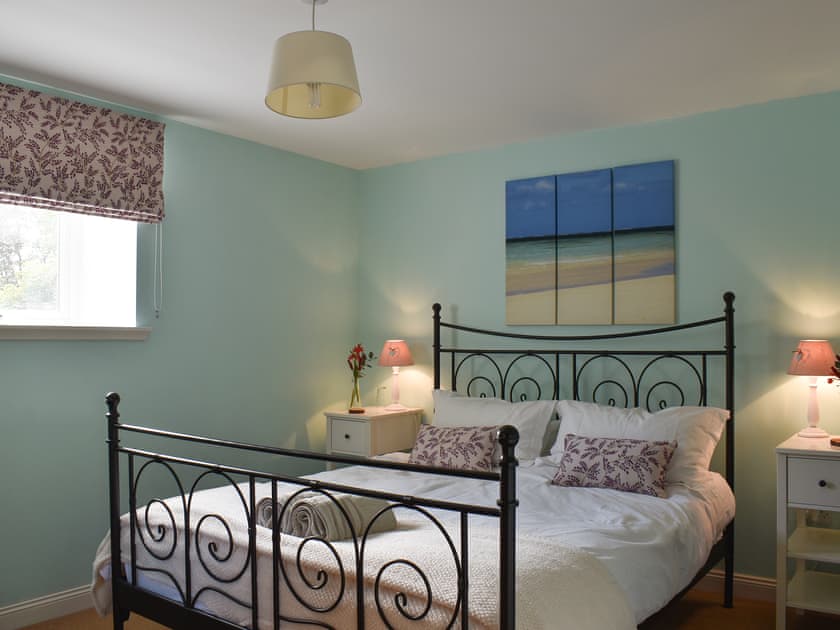 Double bedroom | Fairlaw Garden Cottage, Reston