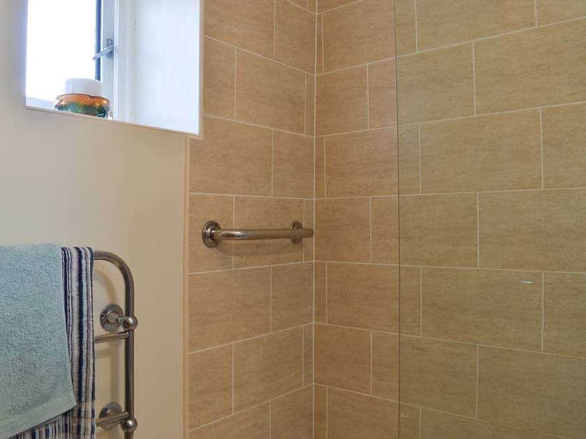 Shower room with walk-in shower | Cowdea 2, Bettiscombe