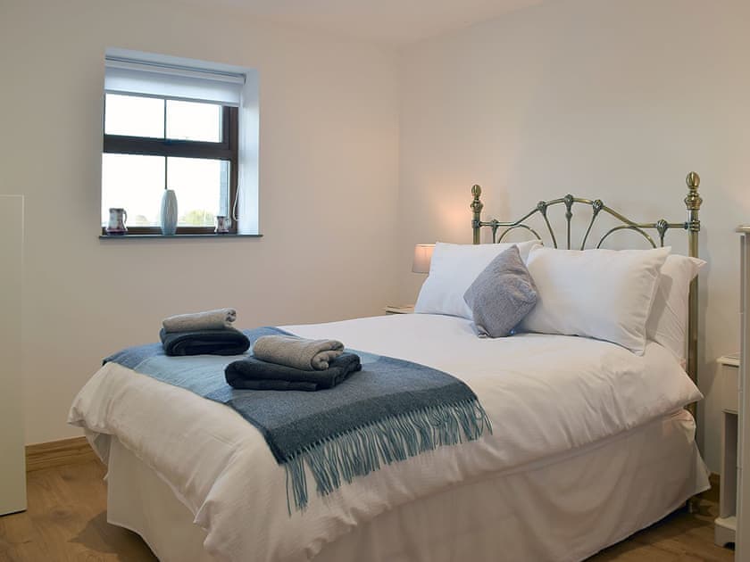 Double bedroom | Y Beudy Bach, Pontyberem, near Kidwelly
