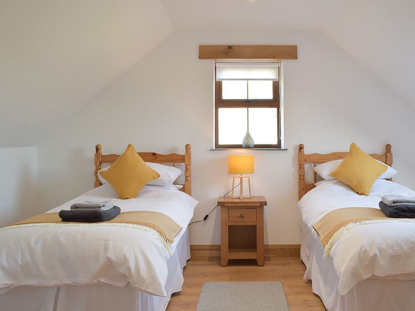 Twin bedroom | Y Beudy Bach, Pontyberem, near Kidwelly