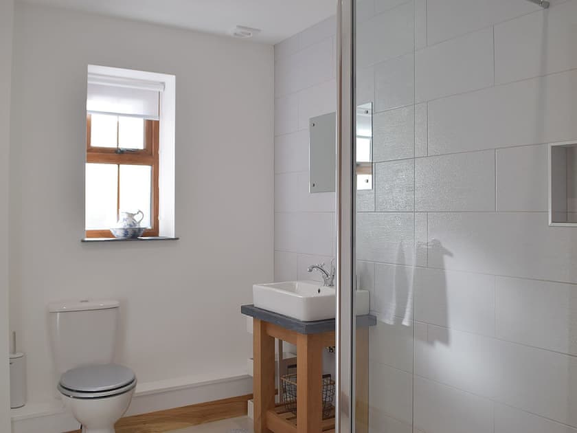 Shower room | Y Beudy Bach, Pontyberem, near Kidwelly