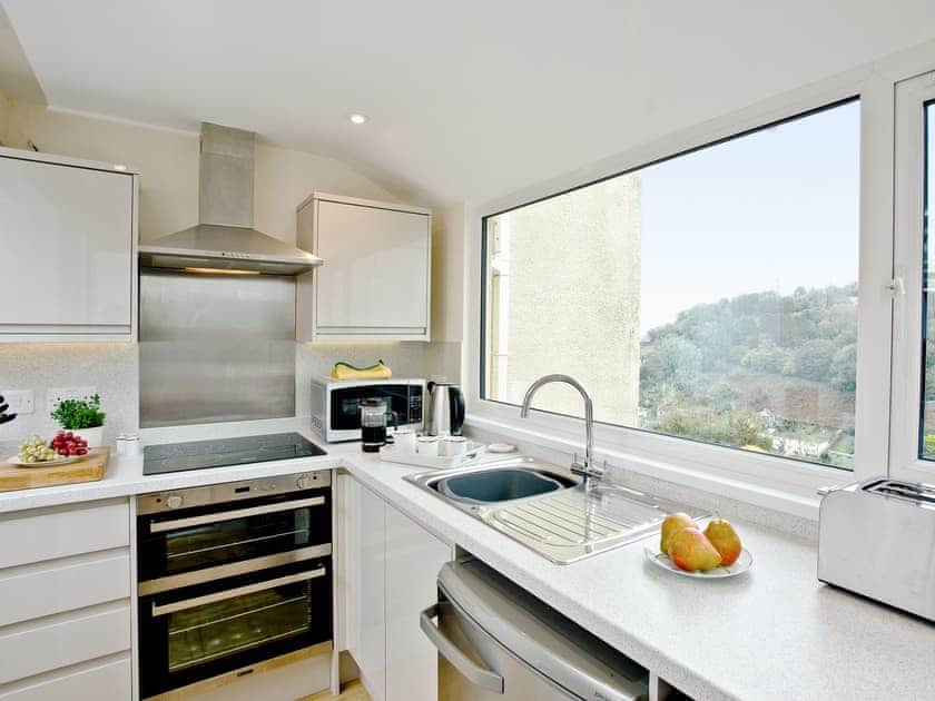 Well equipped kitchen area | Thurlestone Heights, Dartmouth