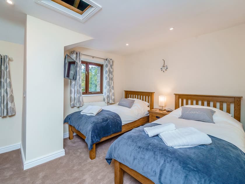 Twin bedroom | Rhiew Banc, Bwlch-y-ffridd, near Newtown