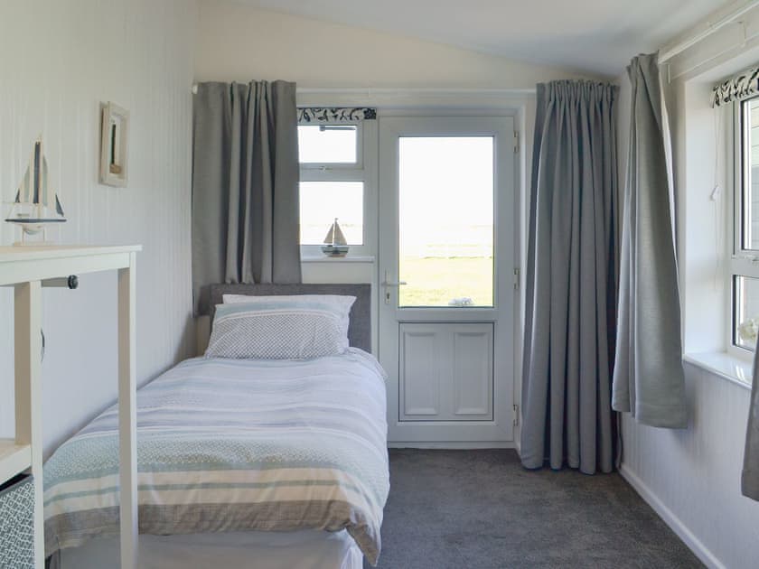 Well presented twin bedroom | Coles Retreat, Anderby Creek, near Skegness